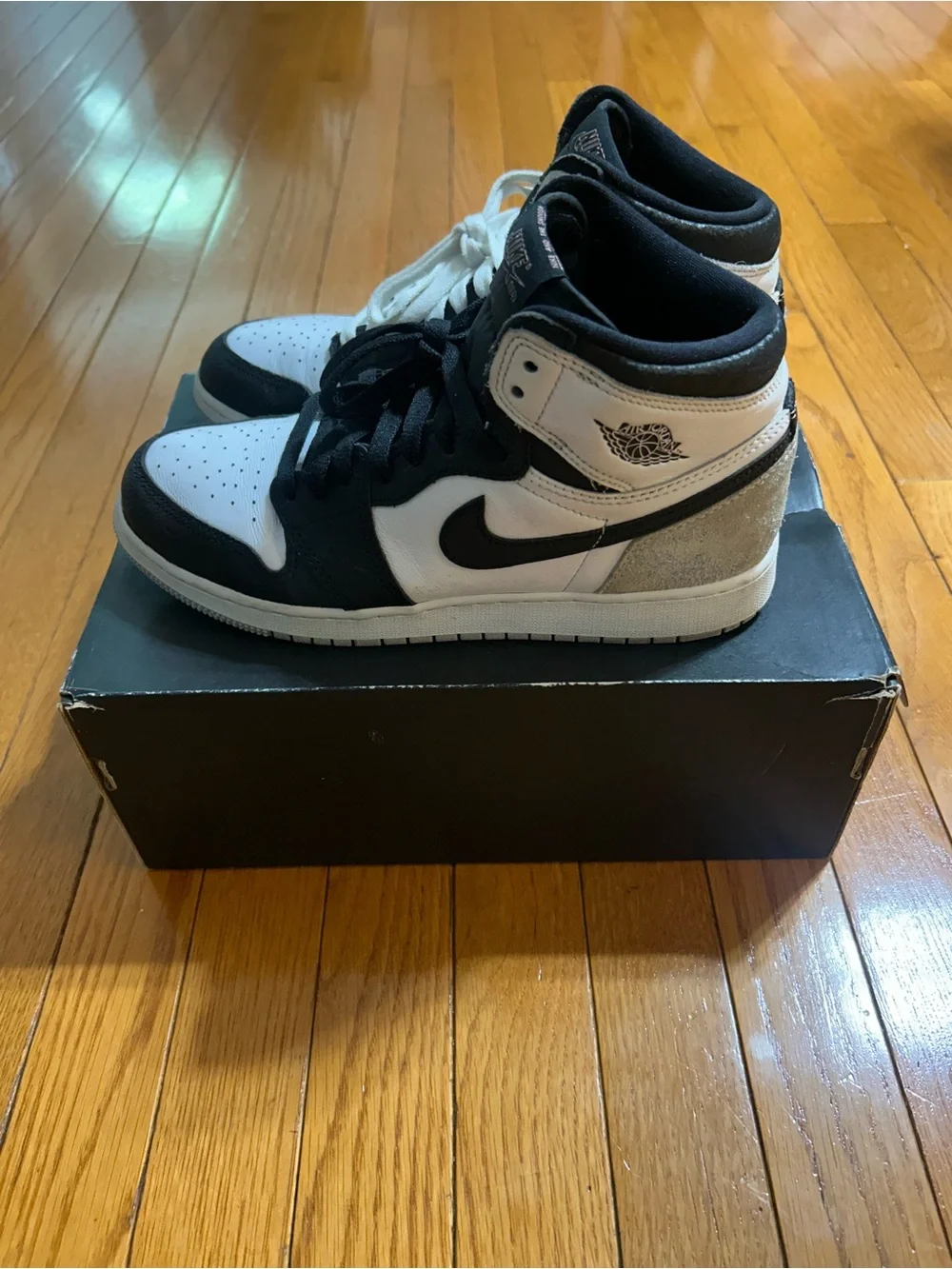 Air Jordan 1 Mid SE Black White Grey
